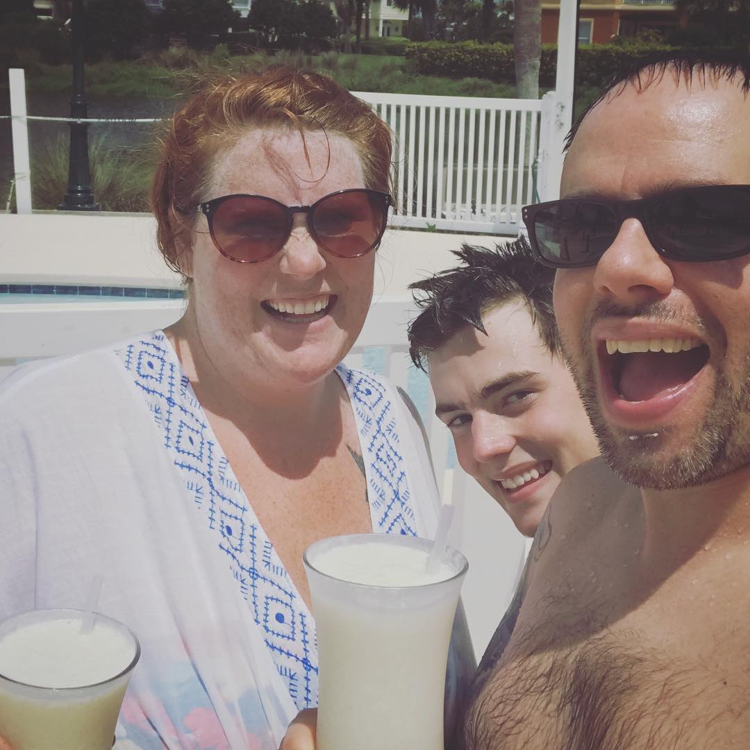 3 Pools. 2 frozen beverages. 1 photo bomber. #Vacation #Florida